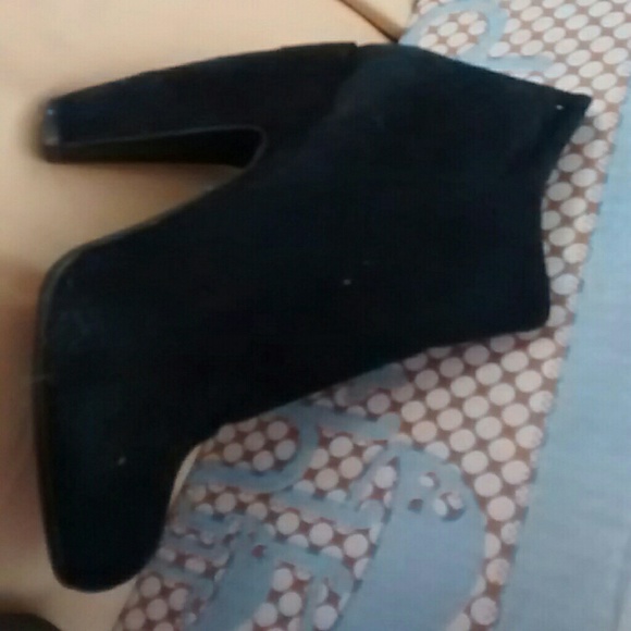 Steve Madden suede booties