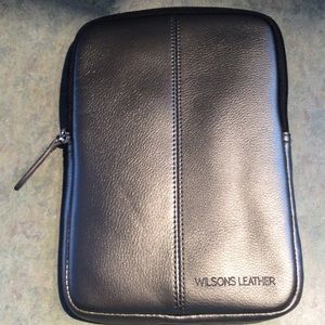 Wilsons Leather Padded Sleeve Case for 7" Tablet