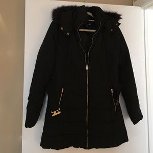 Black coat w fur hood