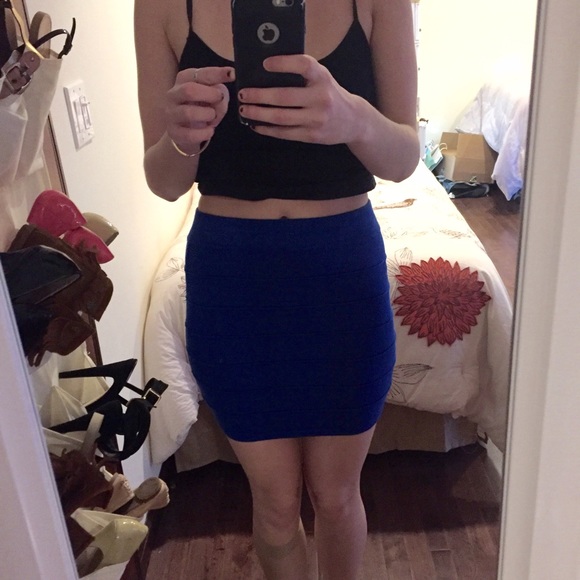 Tight blue mini skirt - Picture 3 of 3