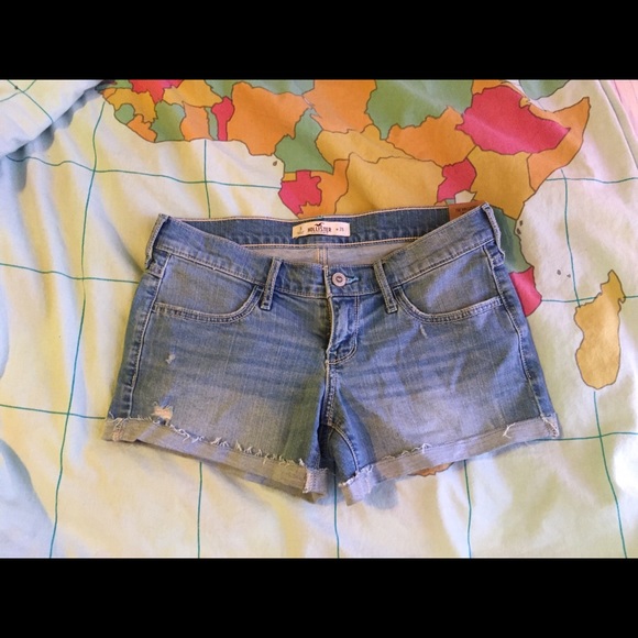 Hollister low rise, midi length shorts