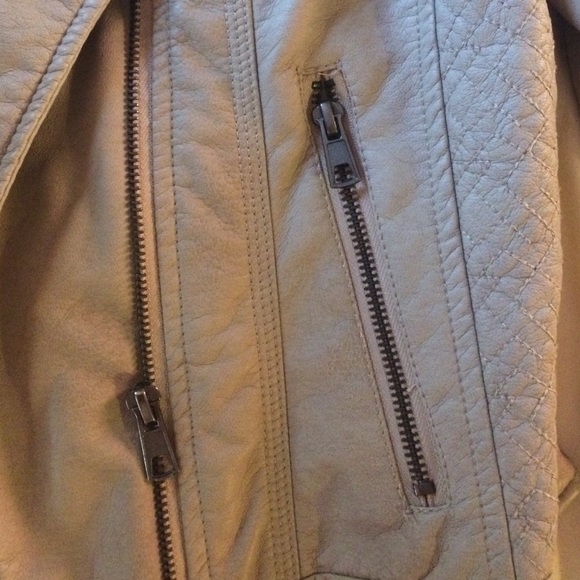 Jacket - Picture 3 of 4