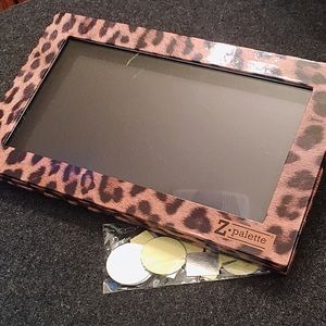 Large Animal Print Z-palette