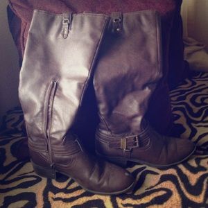 Tall brown boots❤️