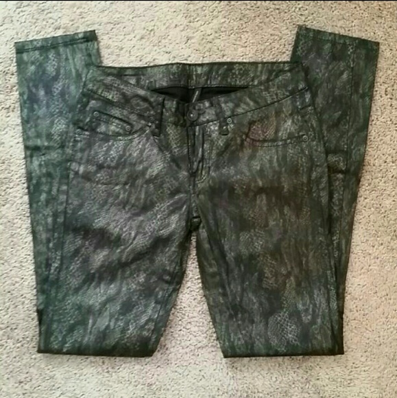 Black and gold snake skin skinny pants