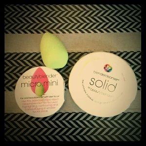Beauty blender and blender cleanser bundle!