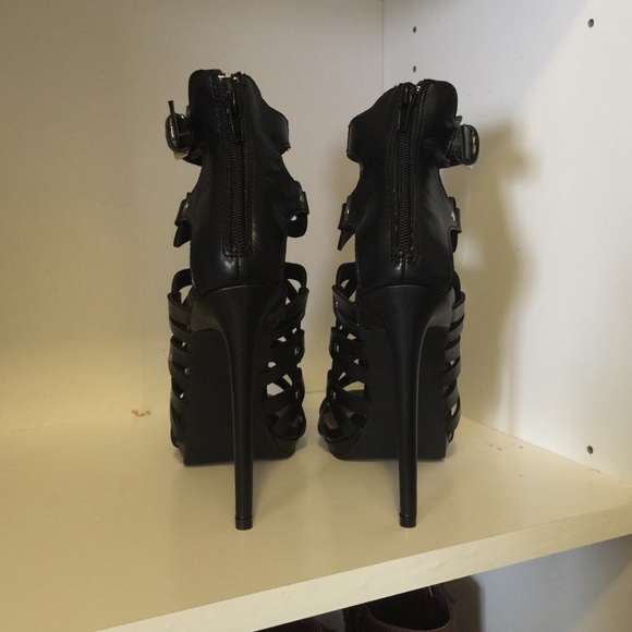 Just fab black gladiator sandals - Picture 3 of 3