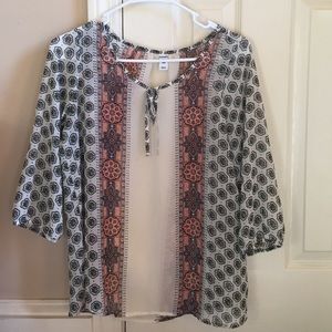 Old navy blouse <<<< FLASH SALE>>>> today only!!