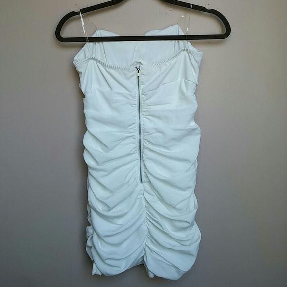 Ruched White Dress w Exposed Zipper - Picture 2 of 3