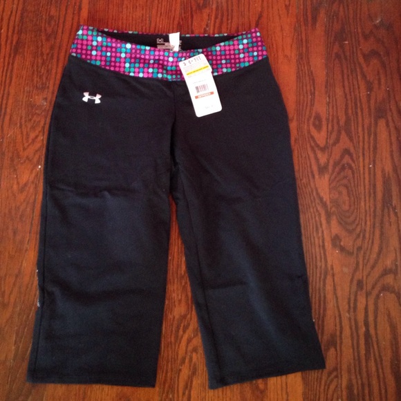 NWT Under Armour cropped leggings