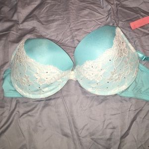 Smart and sexy blue 38d bra
