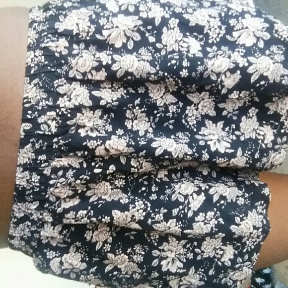 Floral shorts with pockets very comfortable
