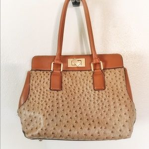 Faux leather/ostrich handbag.