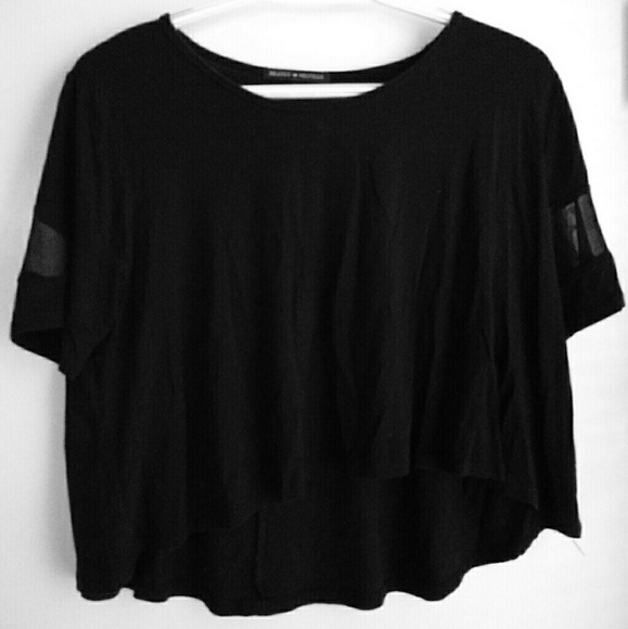 Brandy Melville mesh sleeve crop