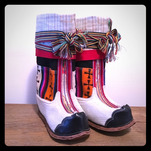Tibetan handmade wool and leather boots - Picture 1 of 4