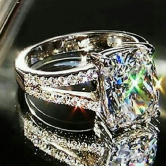 LAST ONE! size 9 only 4 ctw sim diamond ring - Picture 2 of 3