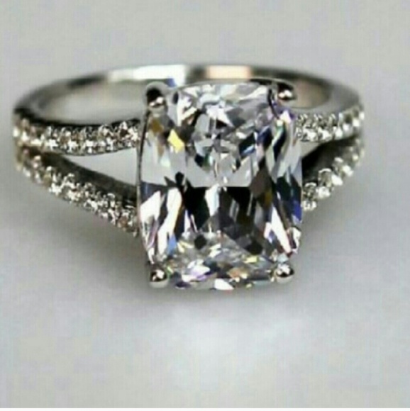 LAST ONE! size 9 only 4 ctw sim diamond ring - Picture 3 of 3