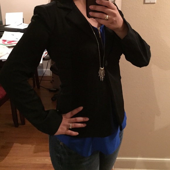 SOLD! Black single-button blazer - Picture 2 of 4