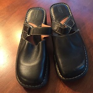 Born wedge clogs