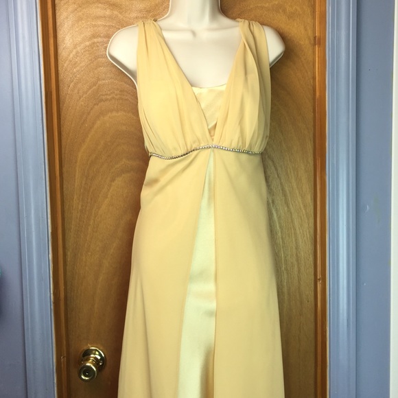$1 when bundled in closet clear out bundle