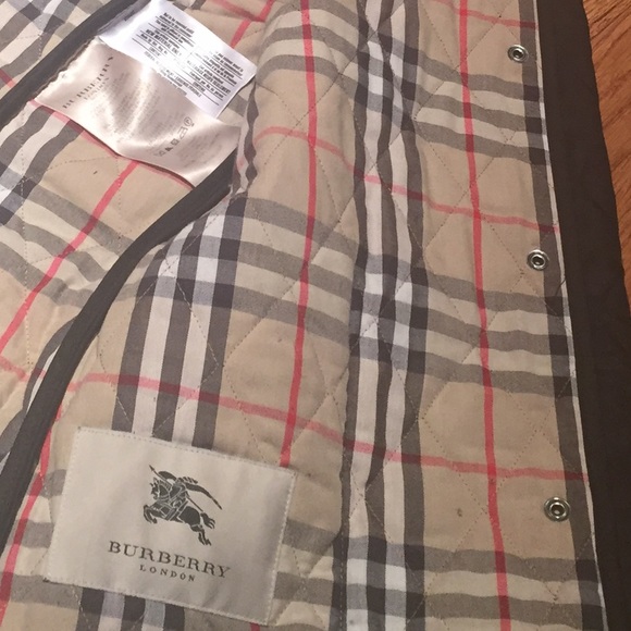 Sold! Black Burberry quilted jacket No TRADES✔️ - Picture 4 of 4