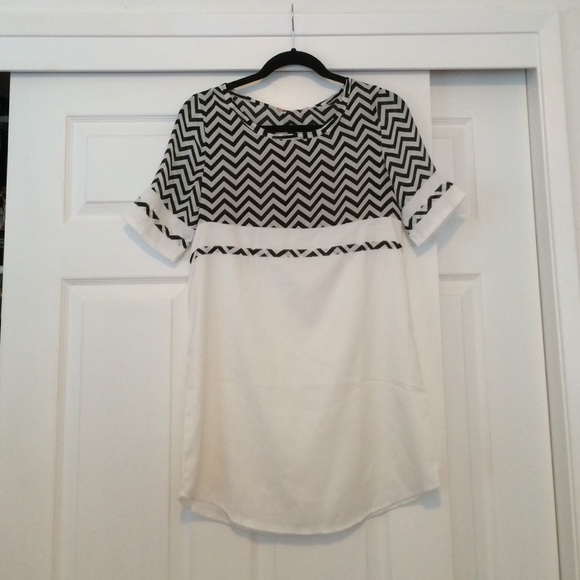 Showpo Dresses & Skirts - NWT Showpo T-shirt Dress