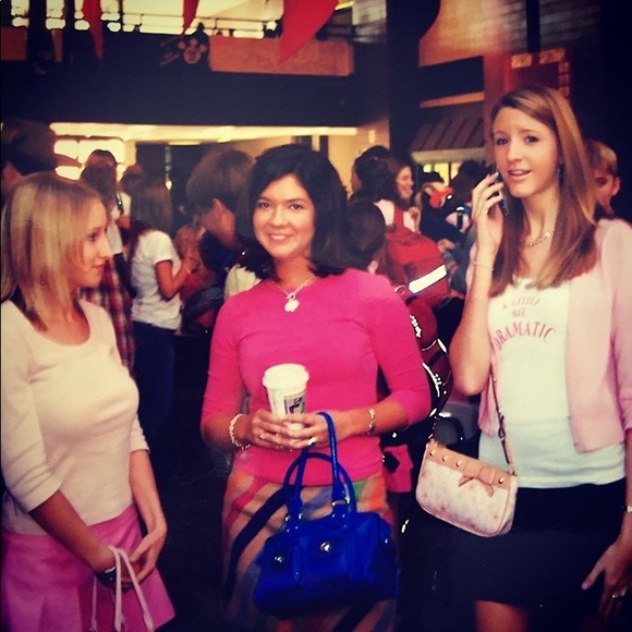 Meet your Posher, Janna! Posh Ambassador! 🛍 - Picture 8 of 8