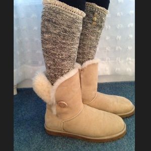 UGG Bailey Button Short Sand