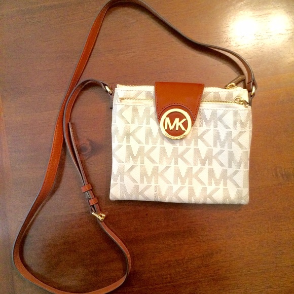 Authentic Michael Kors Fulton Crossbody Bag👜