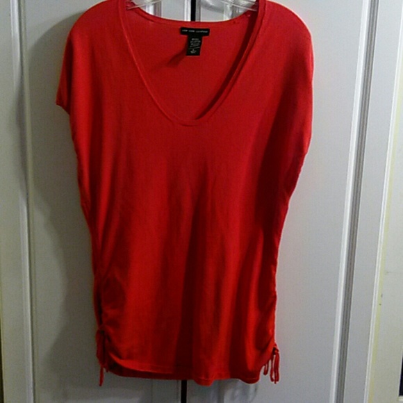 Light weight capped sleeve sweater. (Junior size)