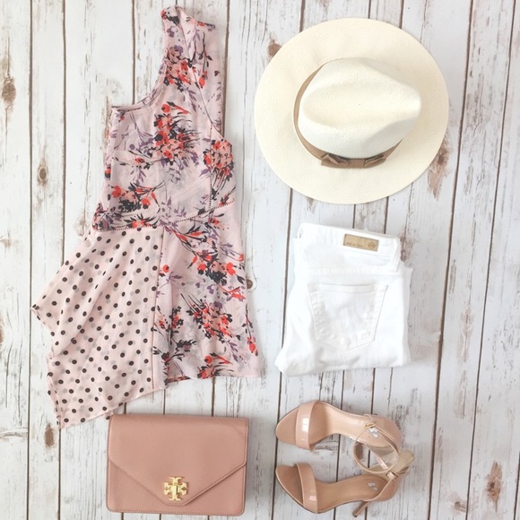 🚫SOLD🚫Anthropologie Garden-Pop Hanky Hem Tank - Picture 2 of 3