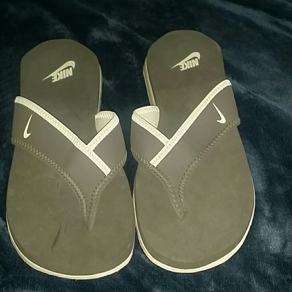 Nike flip flops