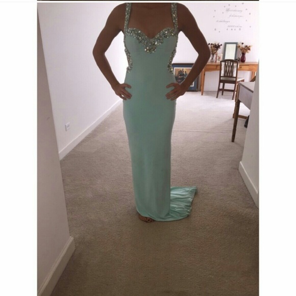 PROM DRESS - Picture 2 of 3