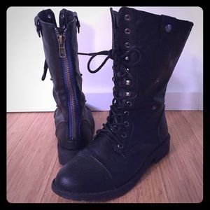 Combat boots
