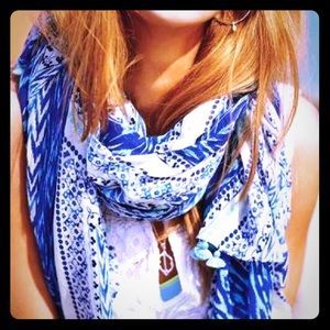 Stella and Dot Capri Wrap - Indigo Ikat