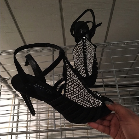 Cute black heels - Picture 1 of 3