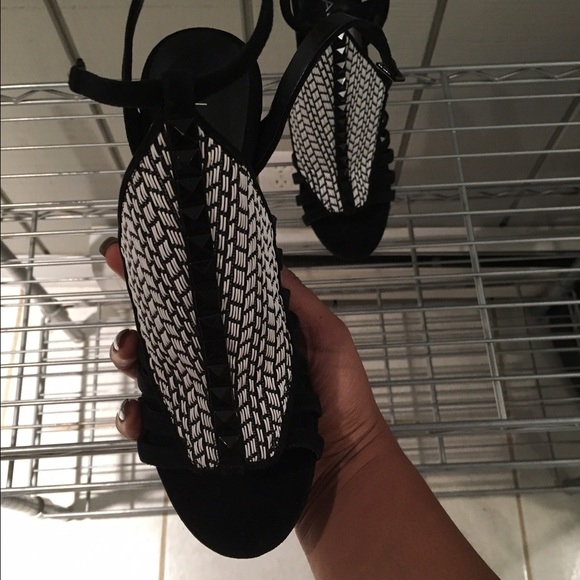 Cute black heels - Picture 2 of 3