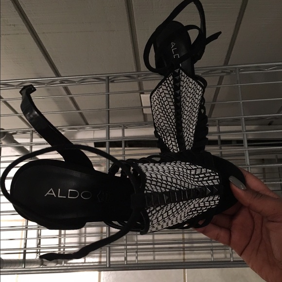 Cute black heels - Picture 3 of 3