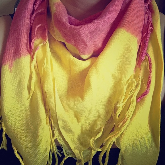❤️pink and yellow tie-die fringe scarf❤️