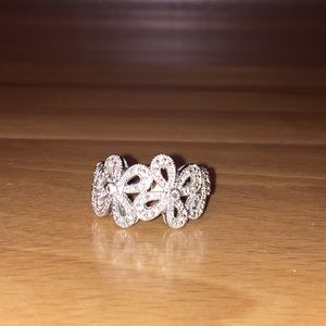 2 flowered ring