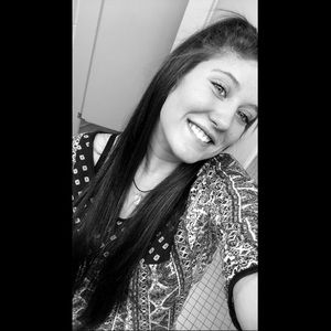 Meet your Posher, Julia