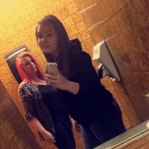 Meet your Posher, Chloe