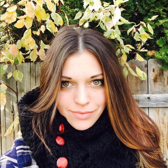 Meet your Posher, Danielle - Picture 4 of 4