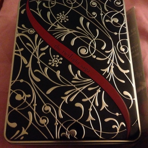 Twilight saga journals in a tin