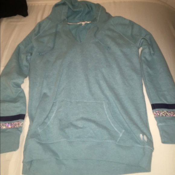 NWOT Victoria's Secret V Neck Tunic With Hood