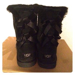 Authentic Ugg Bailey Bow🎀
