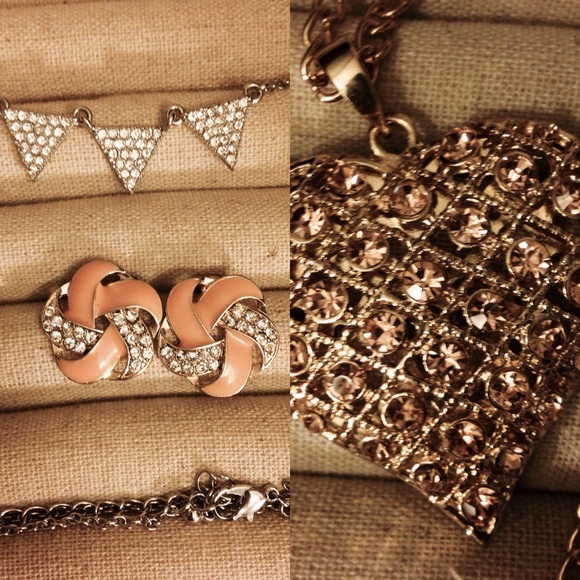 Rhinestone studded necklace/earrings bundle - Picture 1 of 4