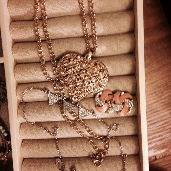 Rhinestone studded necklace/earrings bundle - Picture 4 of 4