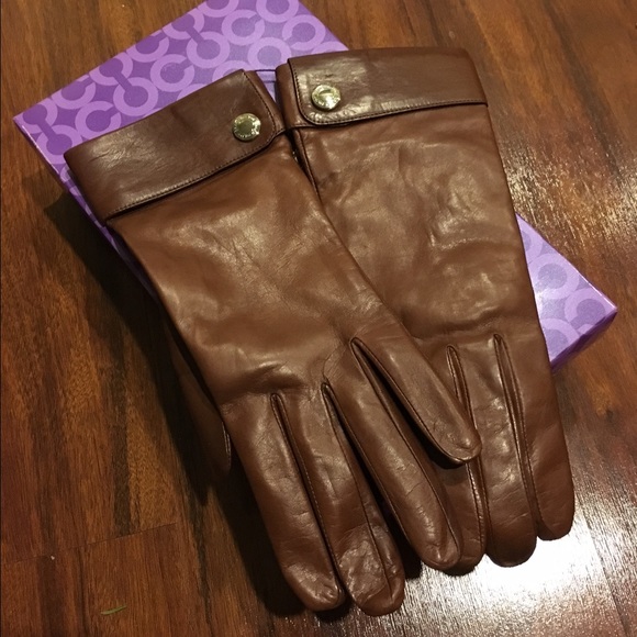 Coach gloves