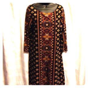 Beautiful patterned shift dress.